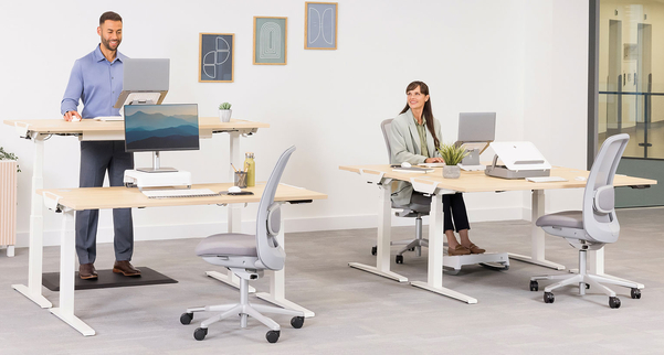 Chiều cao bàn làm việc có thể linh hoạt thay đổi tuỳ theo mục đích sử dụng